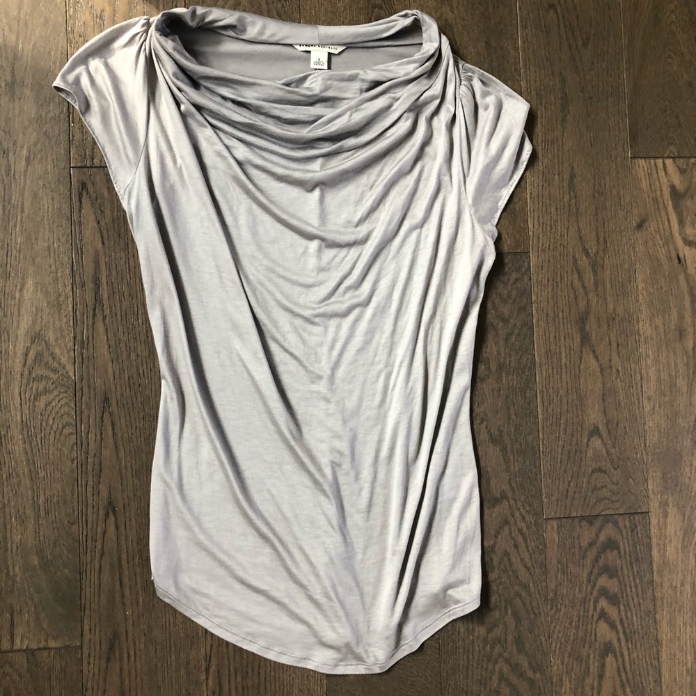Banana republic scoop neck shirt
